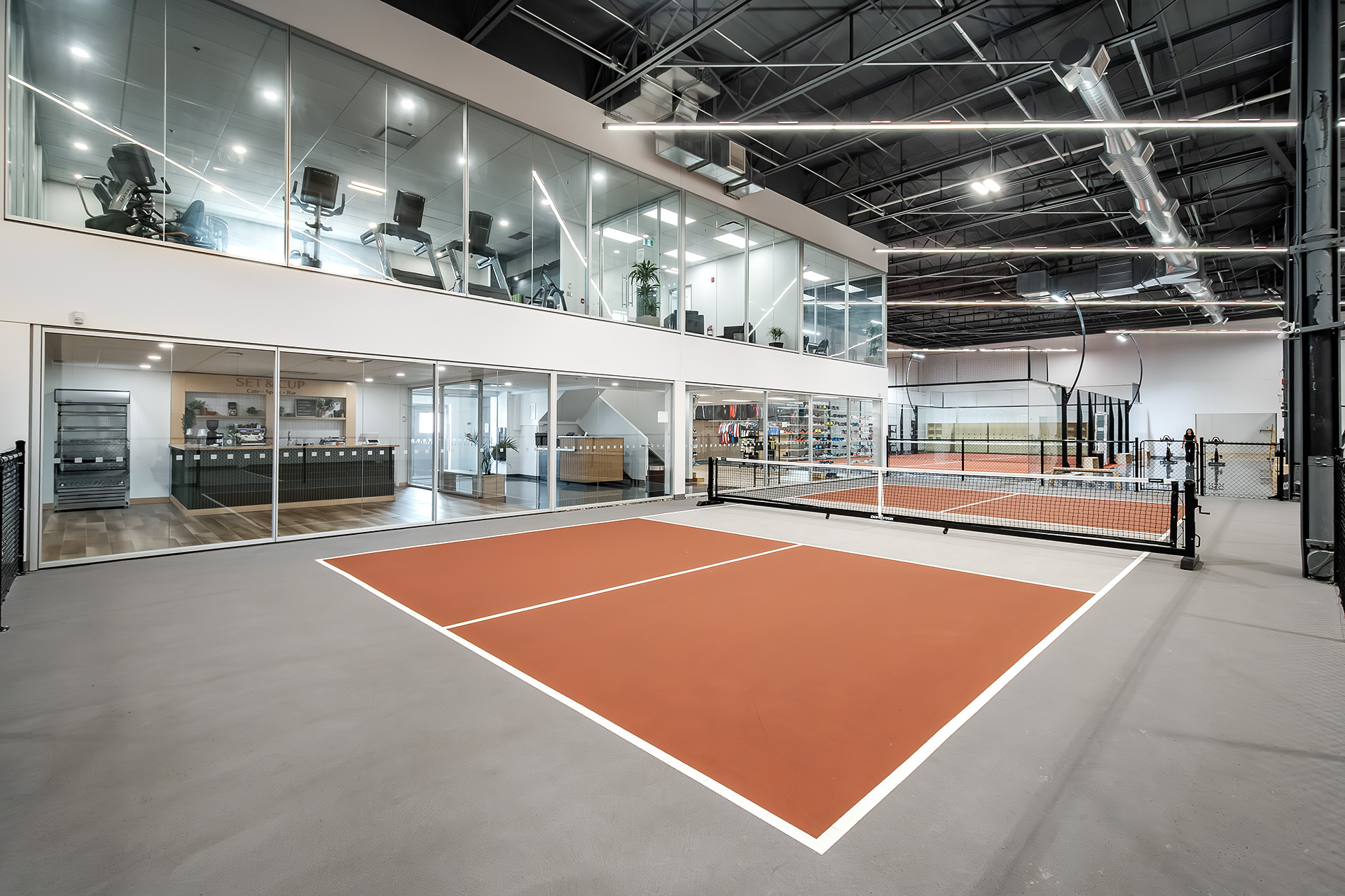 Le Deuce Club: Where Sport Meets Community