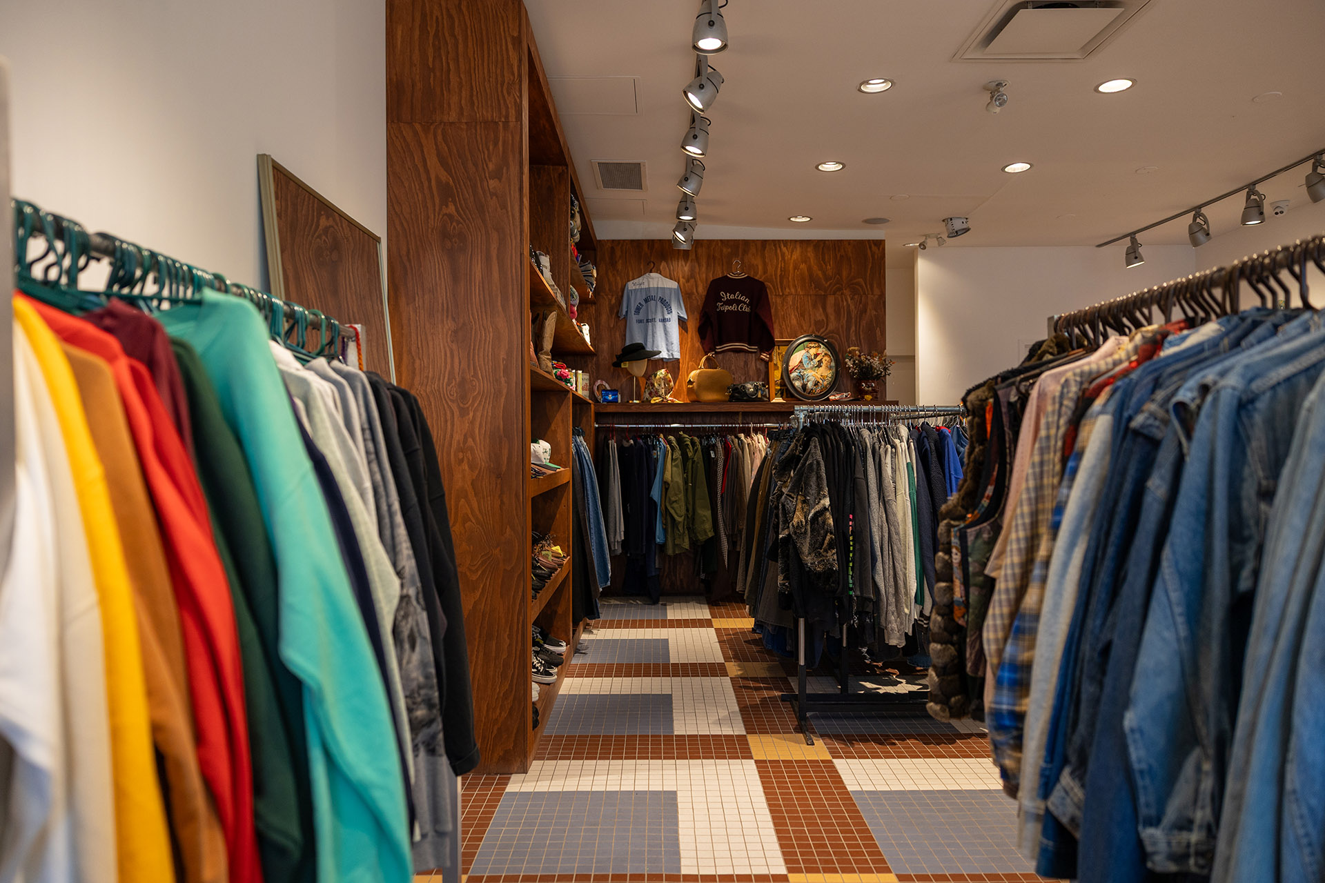 Chez Claude Vintage: passion, patience et l’emplacement parfait dans le Mile End