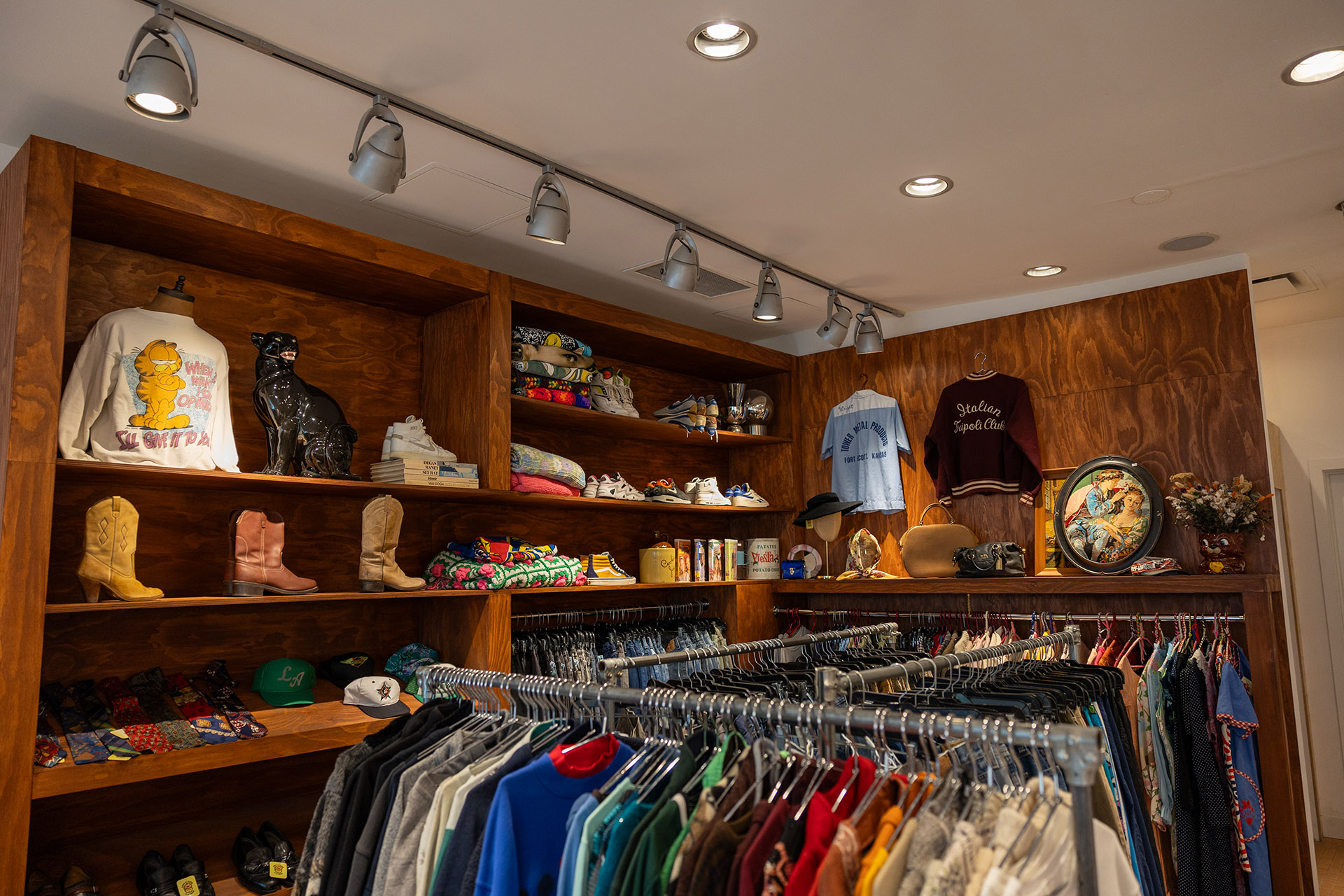 Chez Claude Vintage: passion, patience et l’emplacement parfait dans le Mile End